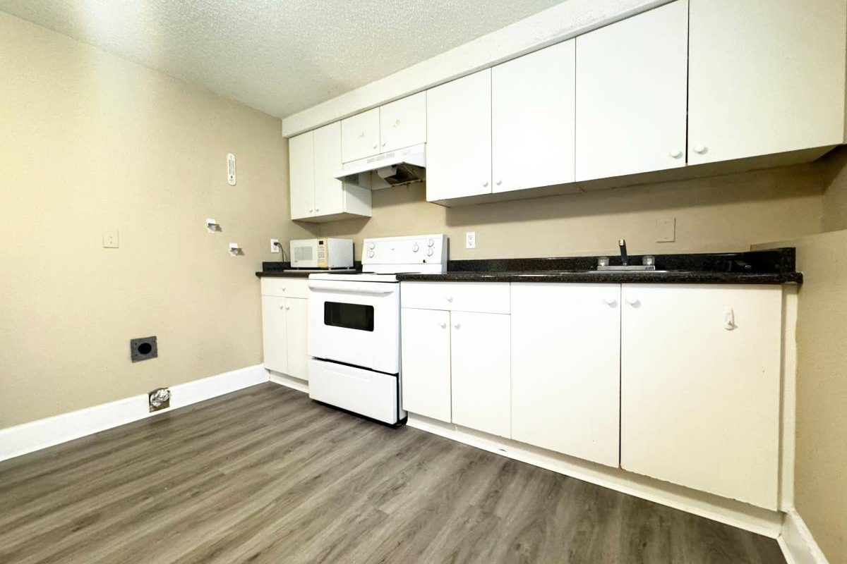 Coquitlam 2br/2ba House, Walking distance to Coquitlam Centre
