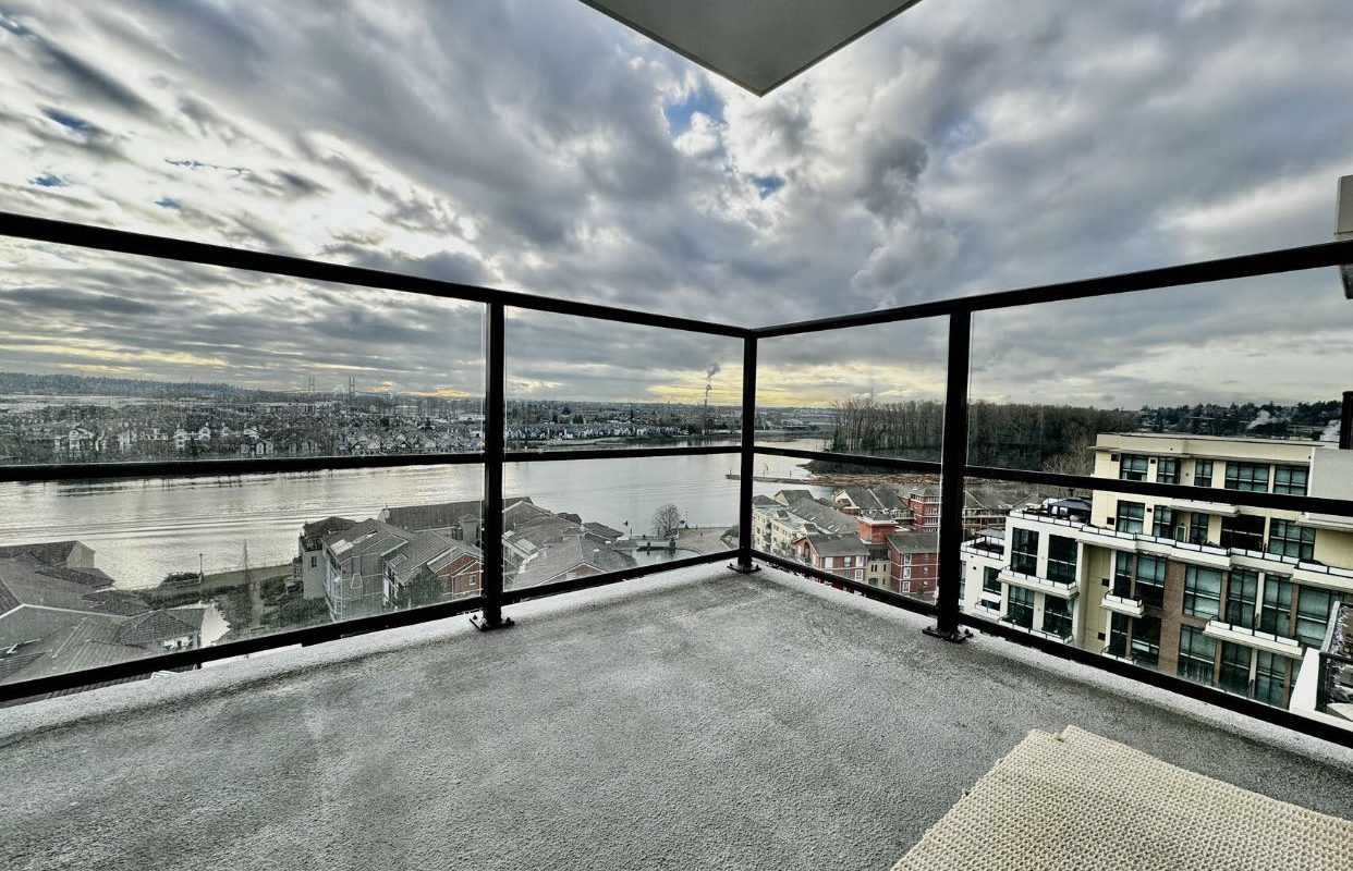 Panoramic River View Spacious 2-Bedroom Suite In NewWest For Rent