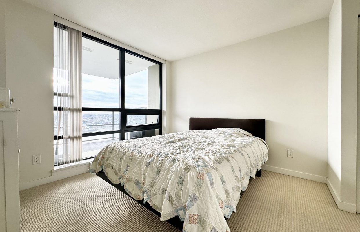 Panoramic River View Spacious 2-Bedroom Suite In NewWest For Rent