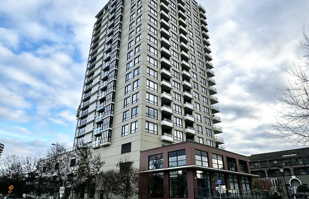 Panoramic River View Spacious 2-Bedroom Suite In NewWest For Rent