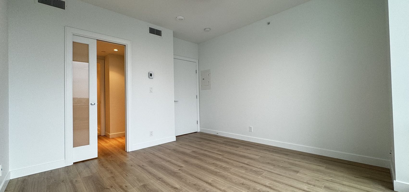 North Vancouver Brand New 2 Bed/3 Bath 1 Den With Parking for Rent