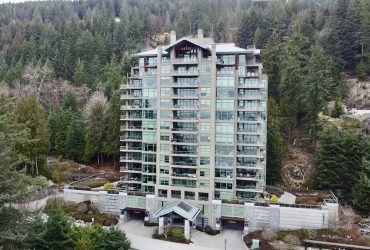 West Vancouver Cypress Park Panoramic View 3 Bd/3Ba Condo For Rent