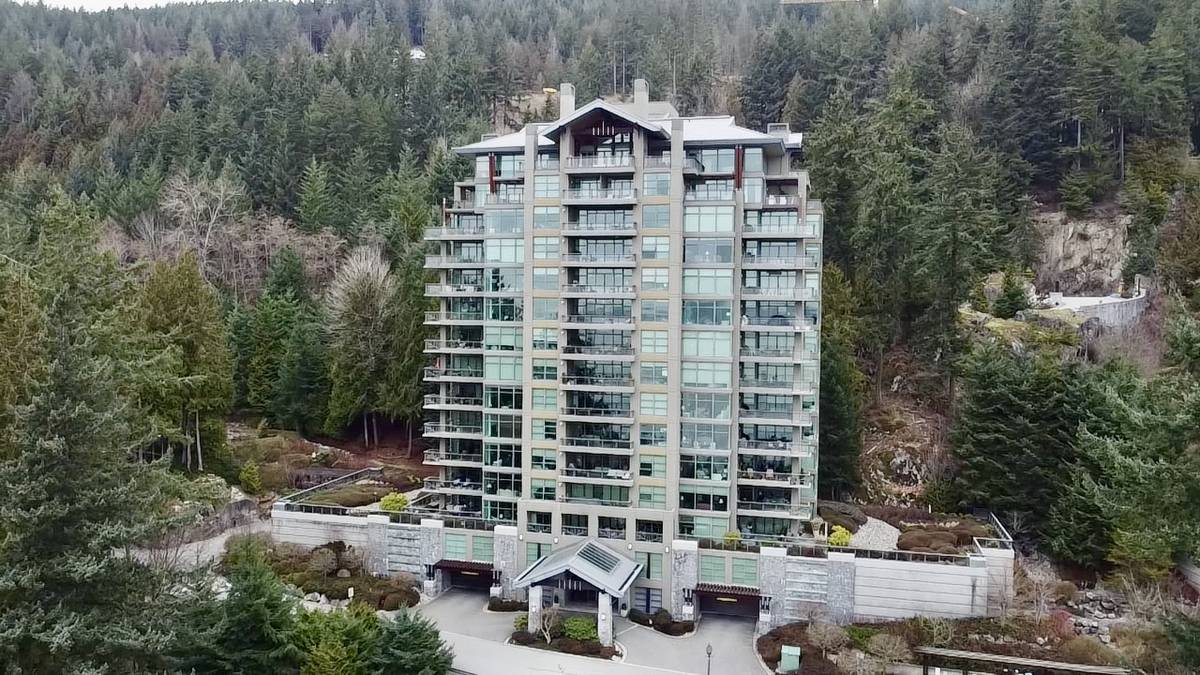 West Vancouver Cypress Park Panoramic View 3 Bd/3Ba Condo For Rent