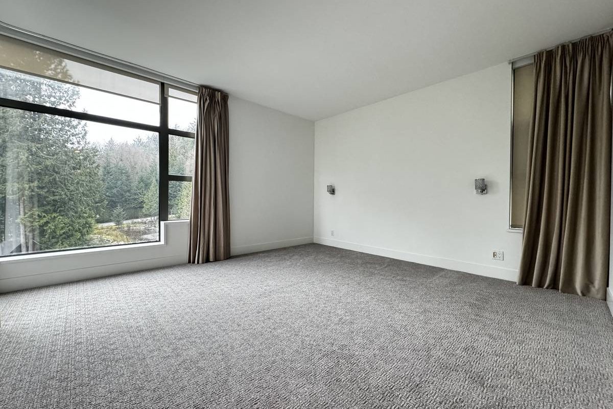 West Vancouver Cypress Park Panoramic View 3 Bd/3Ba Condo For Rent