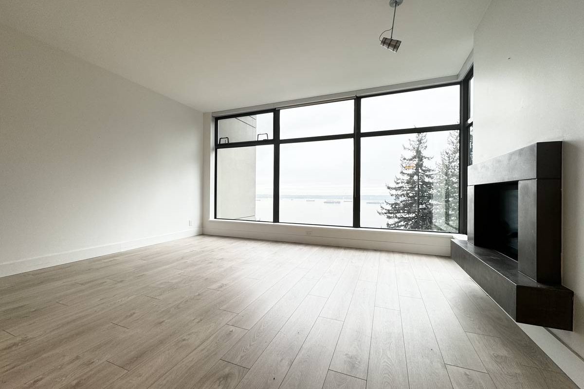 West Vancouver Cypress Park Panoramic View 3 Bd/3Ba Condo For Rent