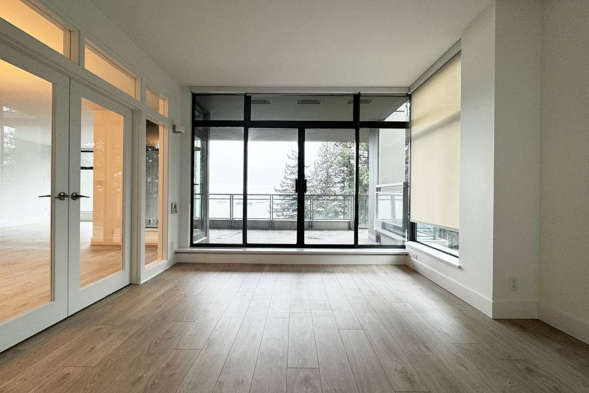 West Vancouver Cypress Park Panoramic View 3 Bd/3Ba Condo For Rent