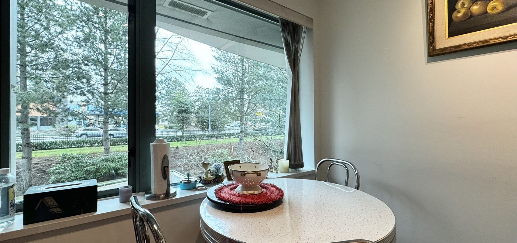 Prime South Burnaby location 2BR/2BR Condo For Rent