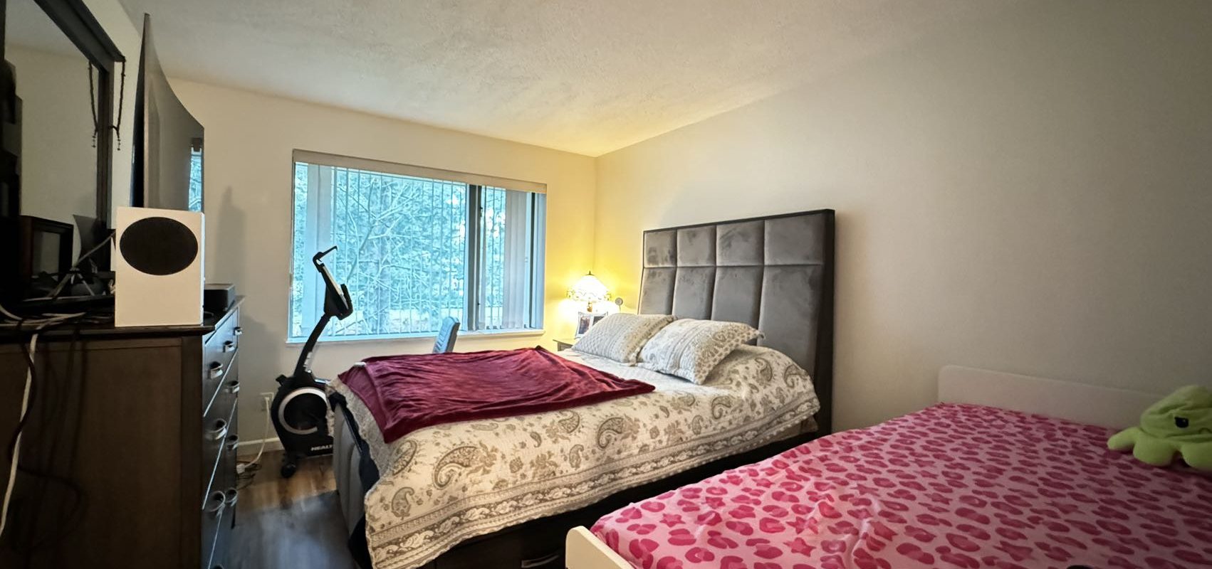 Prime South Burnaby location 2BR/2BR Condo For Rent