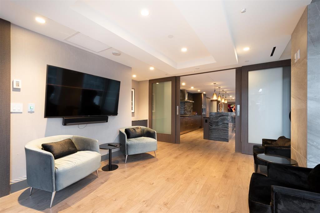 Luxurious Yaletown 3Bedrooms Spacious Condo For Rent