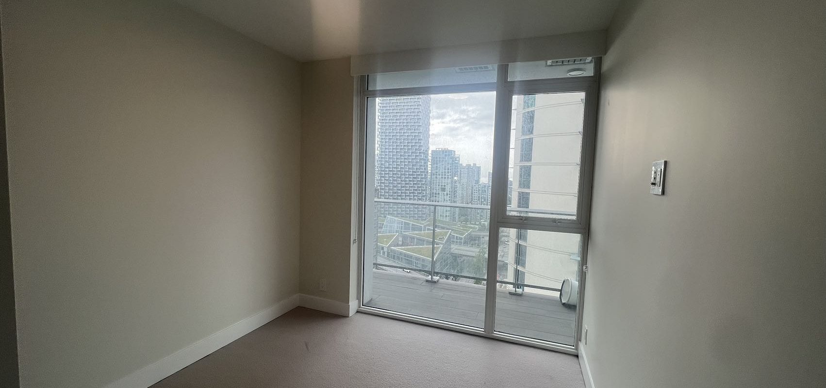 Luxurious Yaletown 3Bedrooms Spacious Condo For Rent