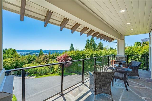 Luxurious West Vancouver Oceanview Home with 6 Beds & 6 Baths