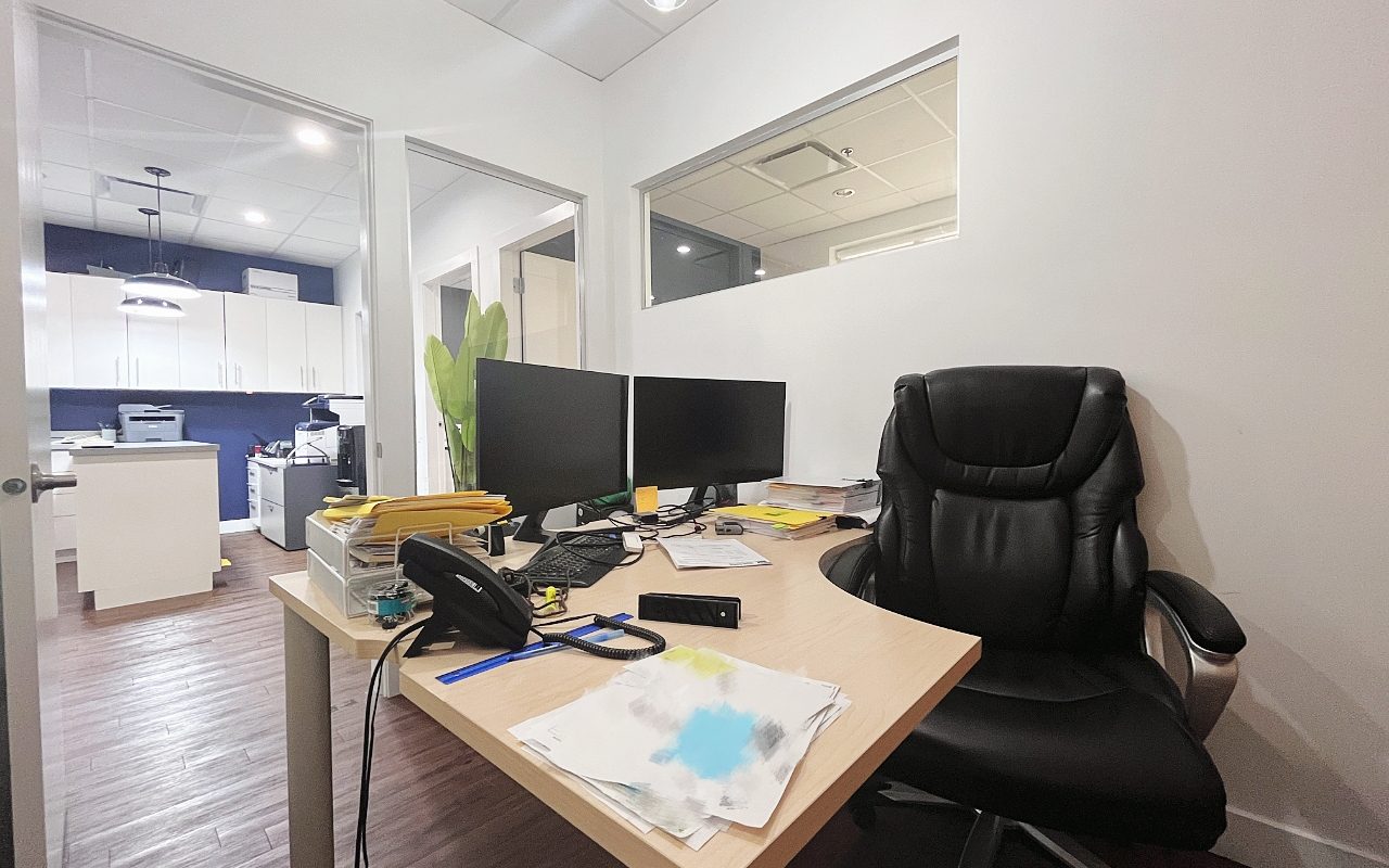 The Best location busy office for rent!