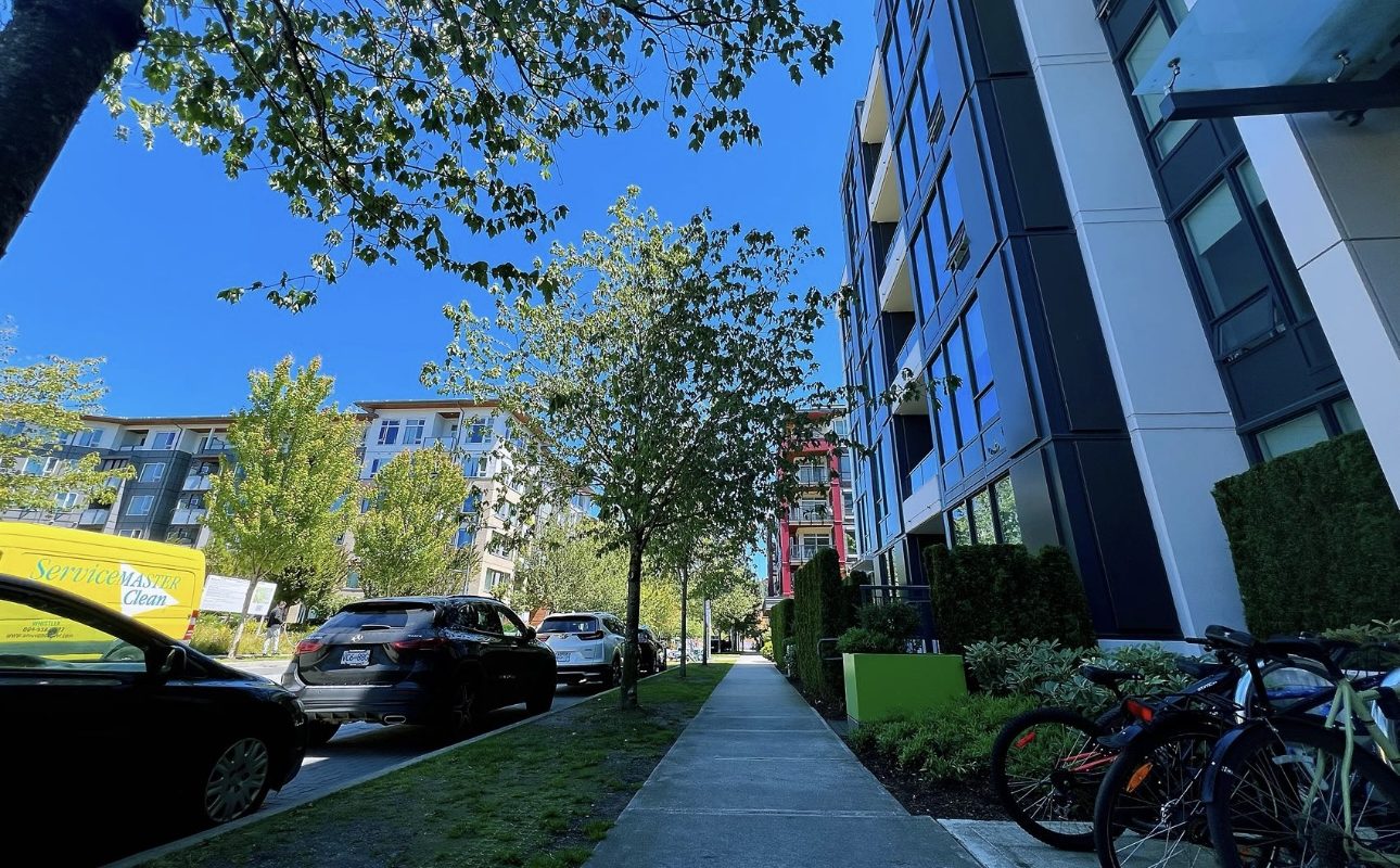 Vancouver UBC Campus Excellent Condition 2Beds/2Bath Condo For Rent (UBC)