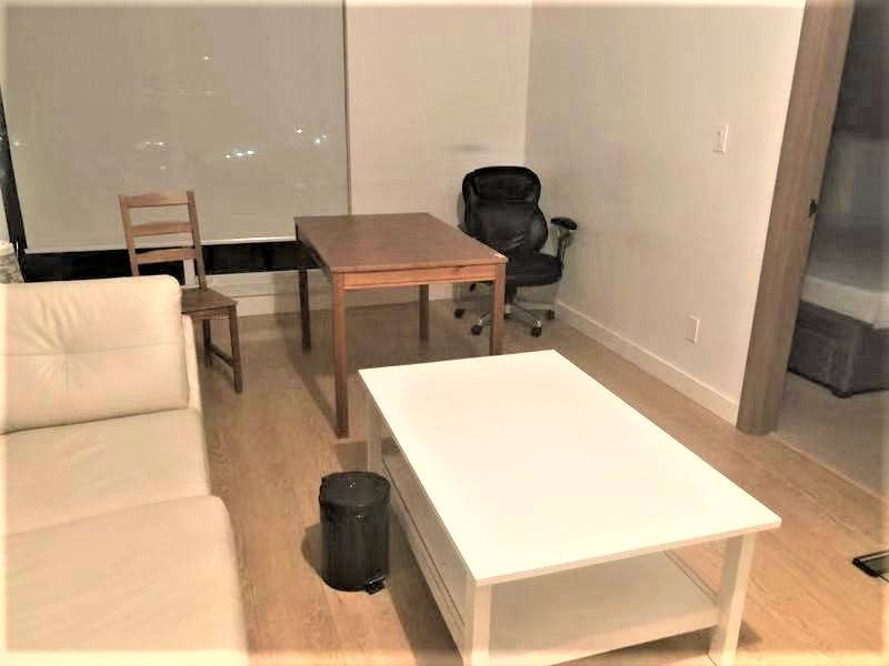 Metrotown great location apartment 2 Bed/ 2 Bath With AC For Rent