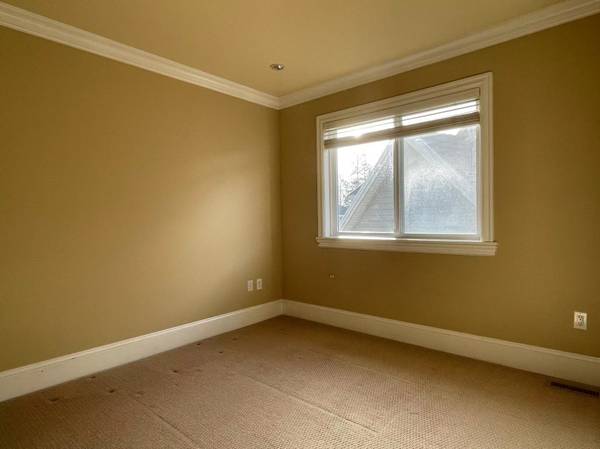 Surrey Fraser Heights 4 bedroom house for rent on Quiet Inner Street (Surrey)