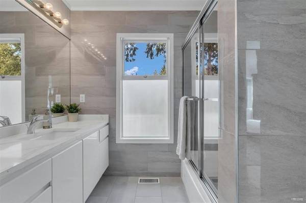 Renovated brand new family home in cypress estate West Van (Cypress Estate Park)