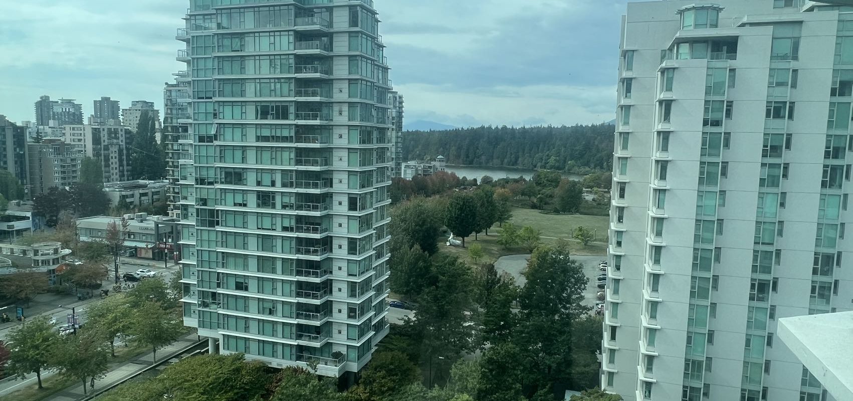 Coal Harbour Waterfront extra large 3 bedroom condo 2 Parking