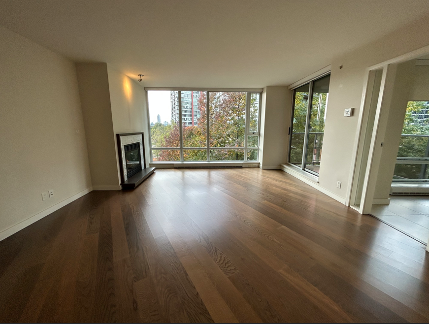 Amamzing Yaletown water view luxury extra large two bedroom condo