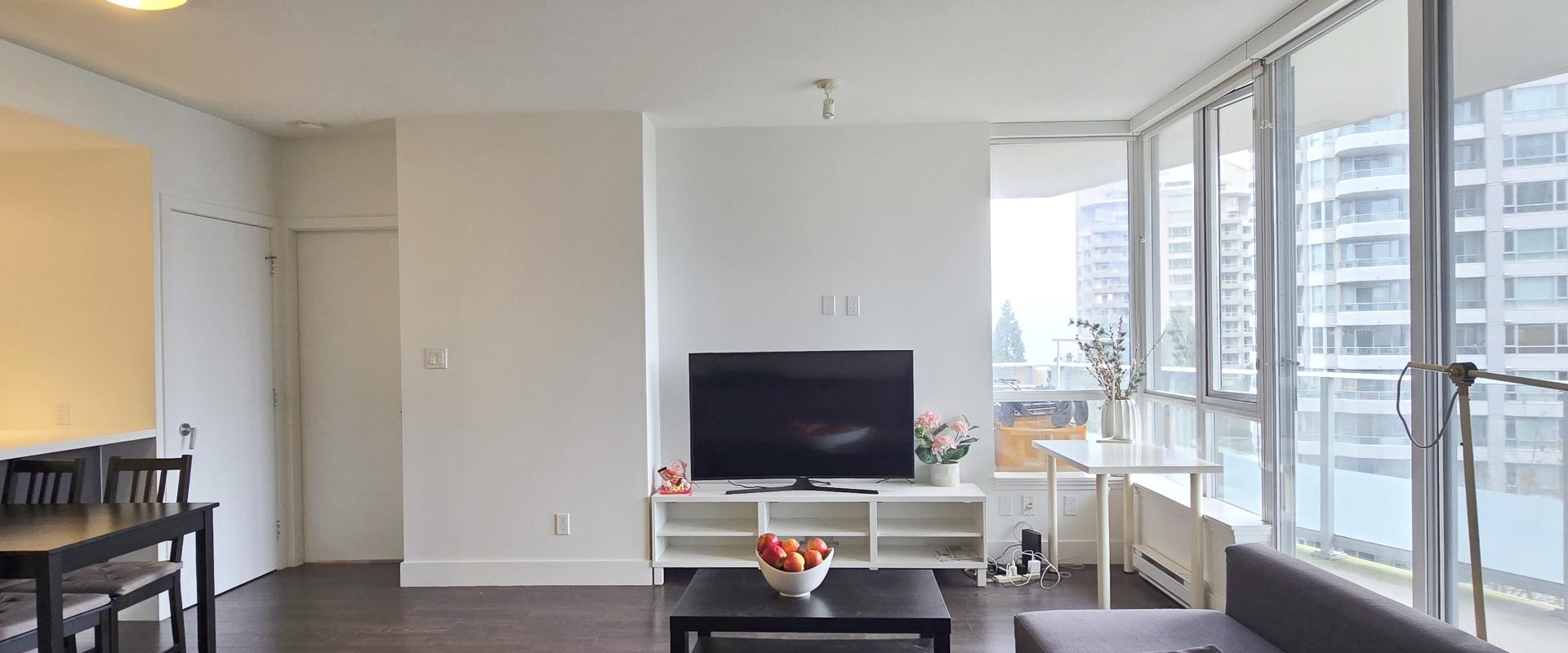 Burnaby Metrotown Burnaby Premium 2b2b & 1den Apartments