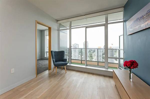 Charming one bedroom Surrey’s most iconic address—3 Civic Plaza Tower