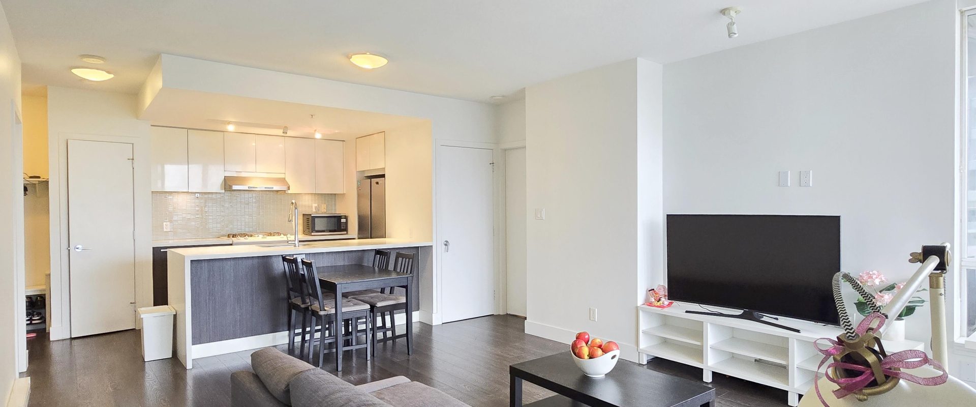 Burnaby Metrotown Burnaby Premium 2b2b & 1den Apartments