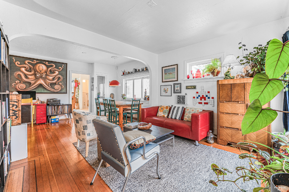 Charming House in Metrotown/Southslope – Great Location!!