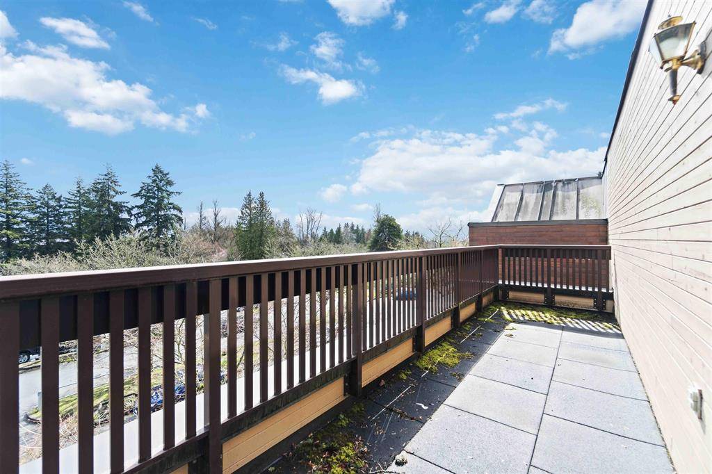 Langara Estates Spacious 3 Bd/2Ba Lake View Apartment For Rent