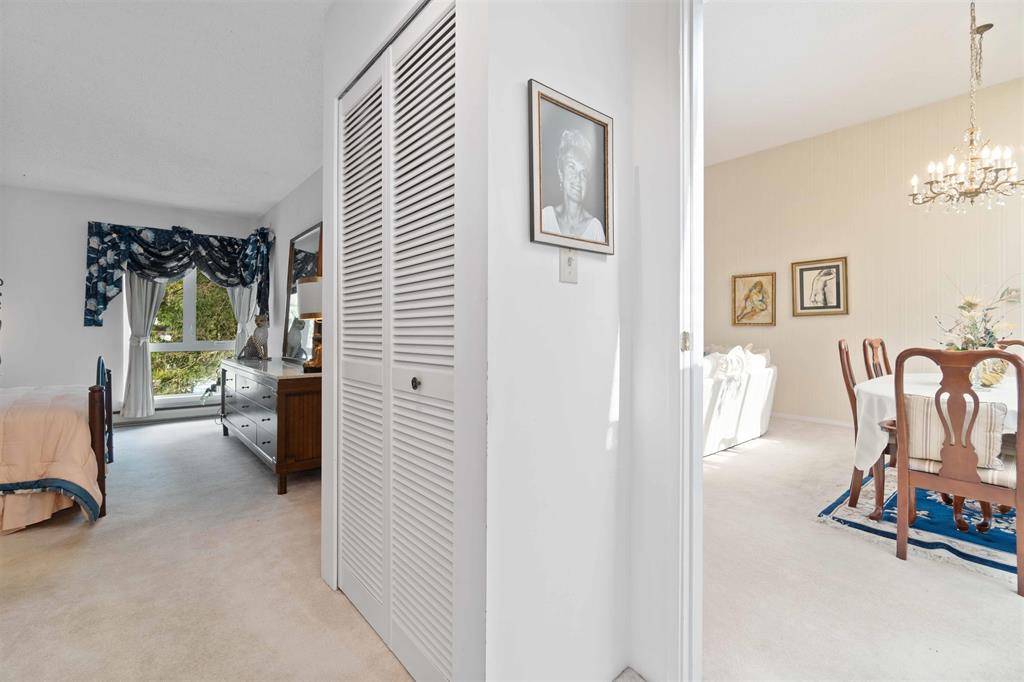 Langara Estates Spacious 3 Bd/2Ba Lake View Apartment For Rent