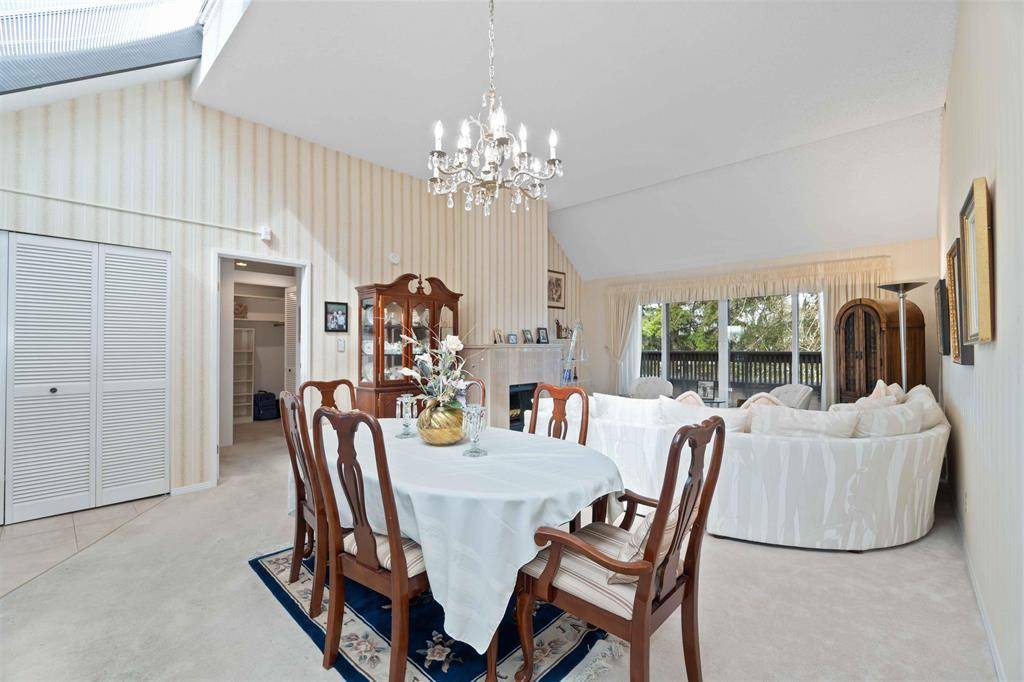 Langara Estates Spacious 3 Bd/2Ba Lake View Apartment For Rent