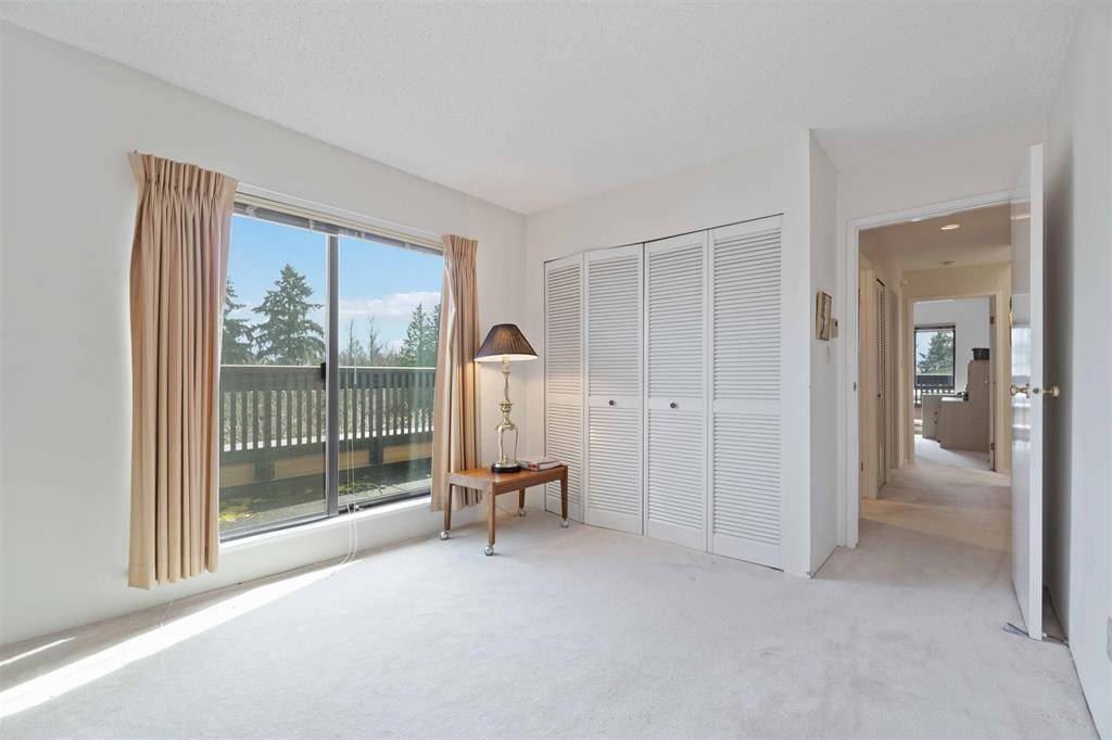 Langara Estates Spacious 3 Bd/2Ba Lake View Apartment For Rent