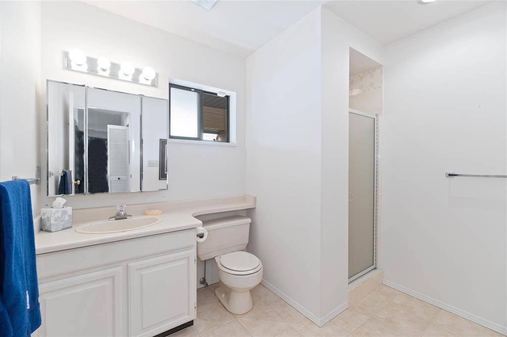 Langara Estates Spacious 3 Bd/2Ba Lake View Apartment For Rent