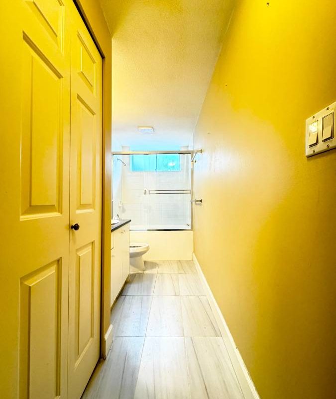 Coquitlam 2br/1ba House, Walking distance to Coquitlam Centre