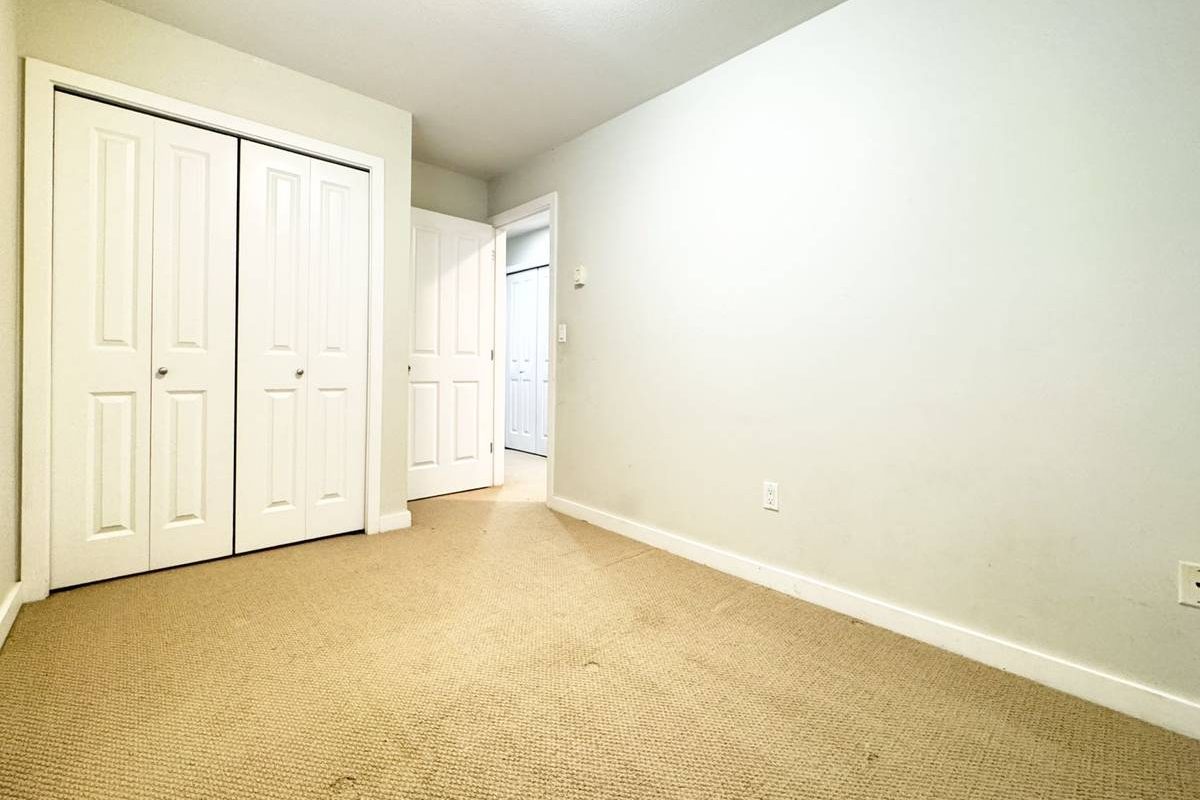 Closed to Richmond Center Spacious 3Bd/3Ba Duplex Home For Rent