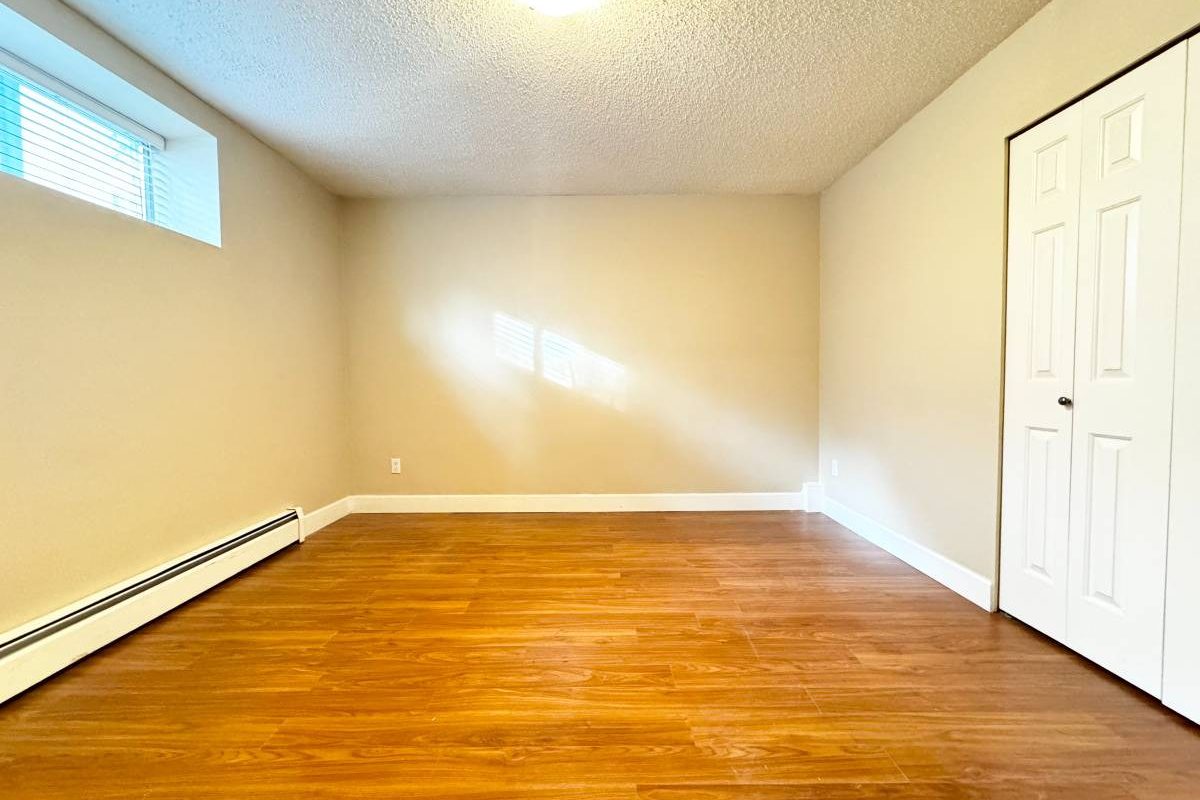 Coquitlam 2br/1ba House, Walking distance to Coquitlam Centre