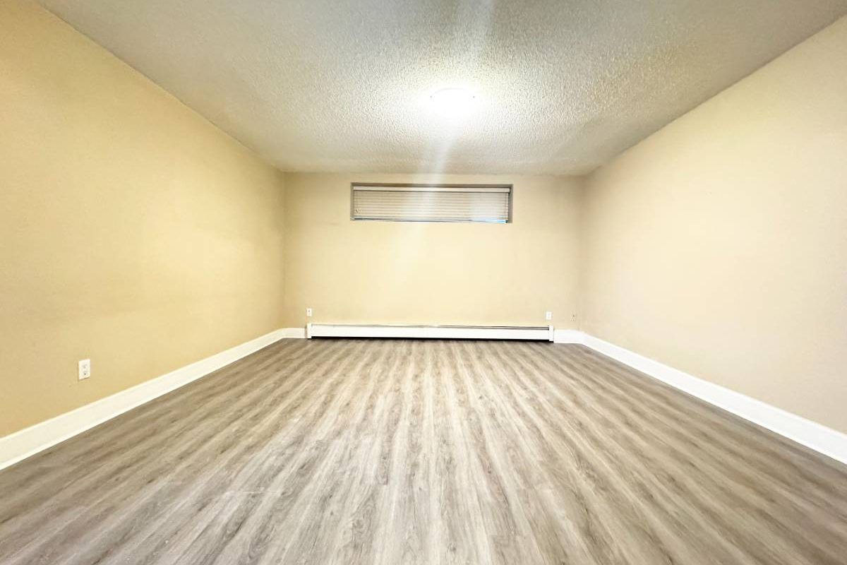 Coquitlam 2br/1ba House, Walking distance to Coquitlam Centre