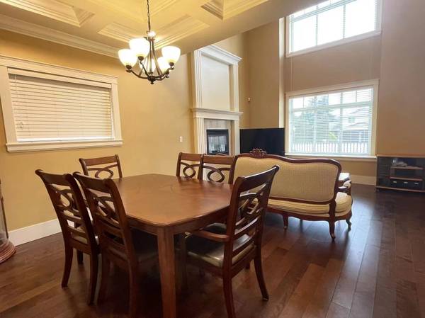 Richmond Broadmoor Well-Maintained Two Stories Fully Furnished House