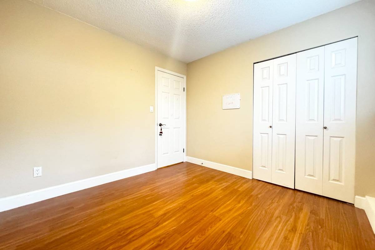 Coquitlam 2br/1ba House, Walking distance to Coquitlam Centre