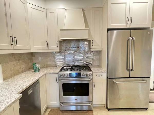 Richmond Broadmoor Well-Maintained Two Stories Fully Furnished House