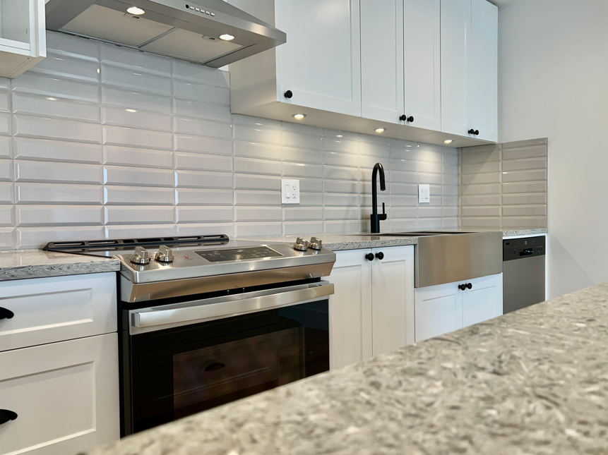 Langley Willoughby 2 Bedroom/2 Bathroom + Den Brand New Luxury Condo