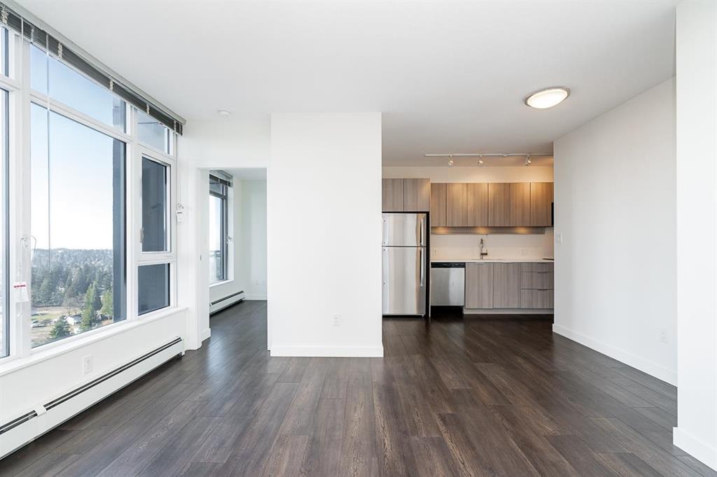 Stunning Upper Unit with Breathtaking Mountain Views in North Surrey