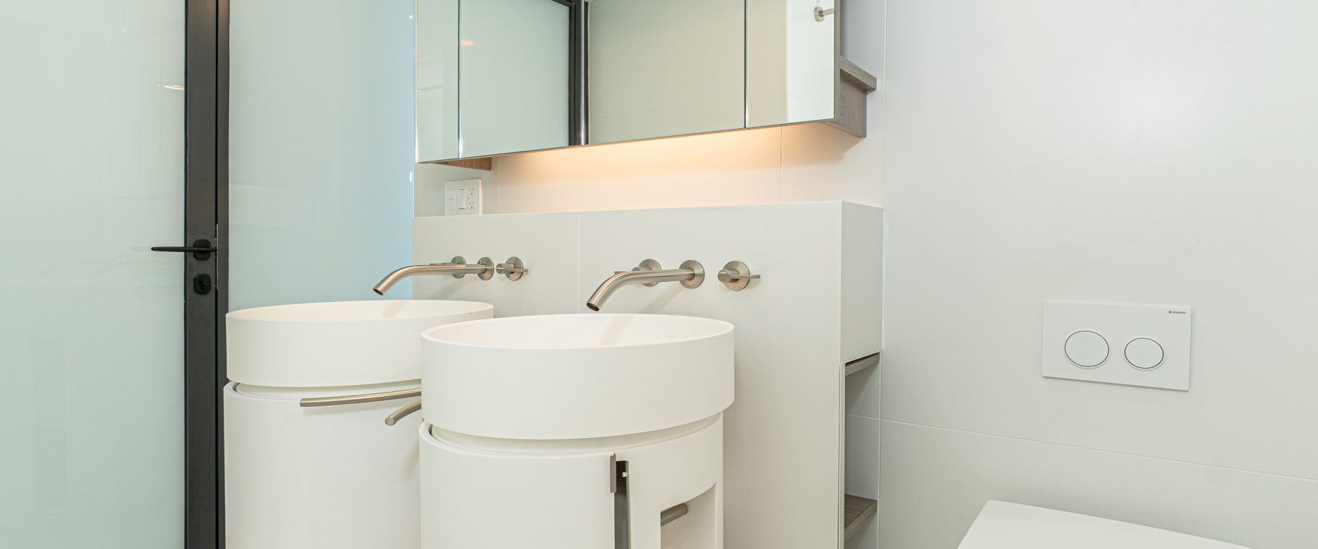 A Landmark of Luxury in Downtown Vancouver Brand New 2br/2ba For Rent!