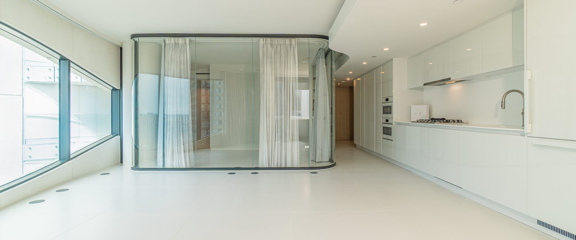 A Landmark of Luxury in Downtown Vancouver Brand New 2br/2ba For Rent!