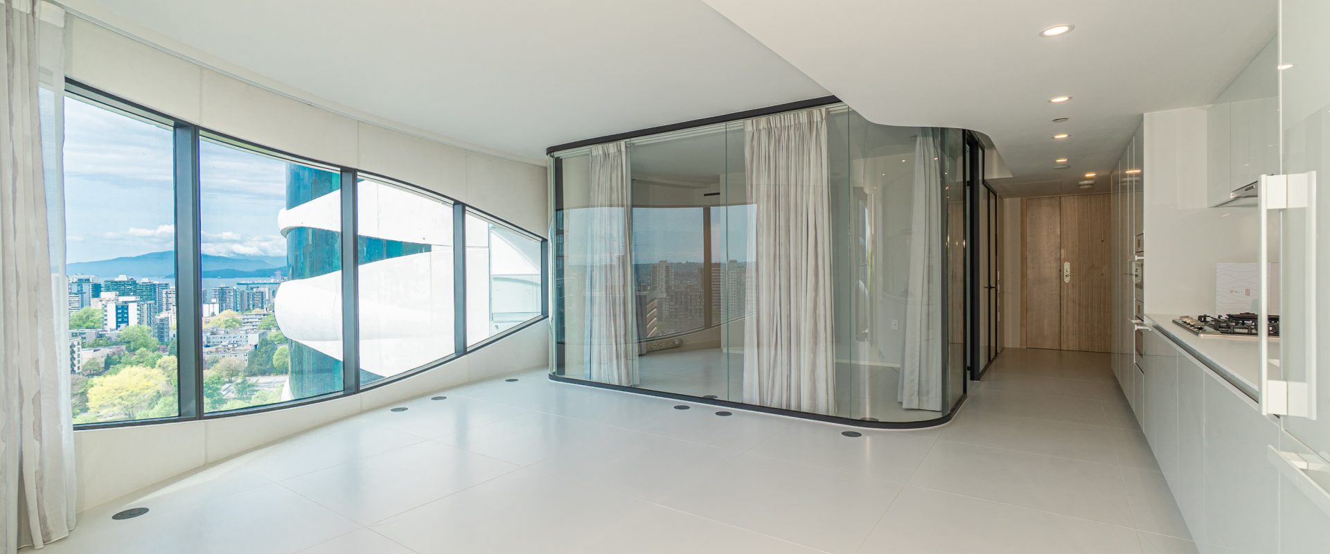 A Landmark of Luxury in Downtown Vancouver Brand New 2br/2ba For Rent!