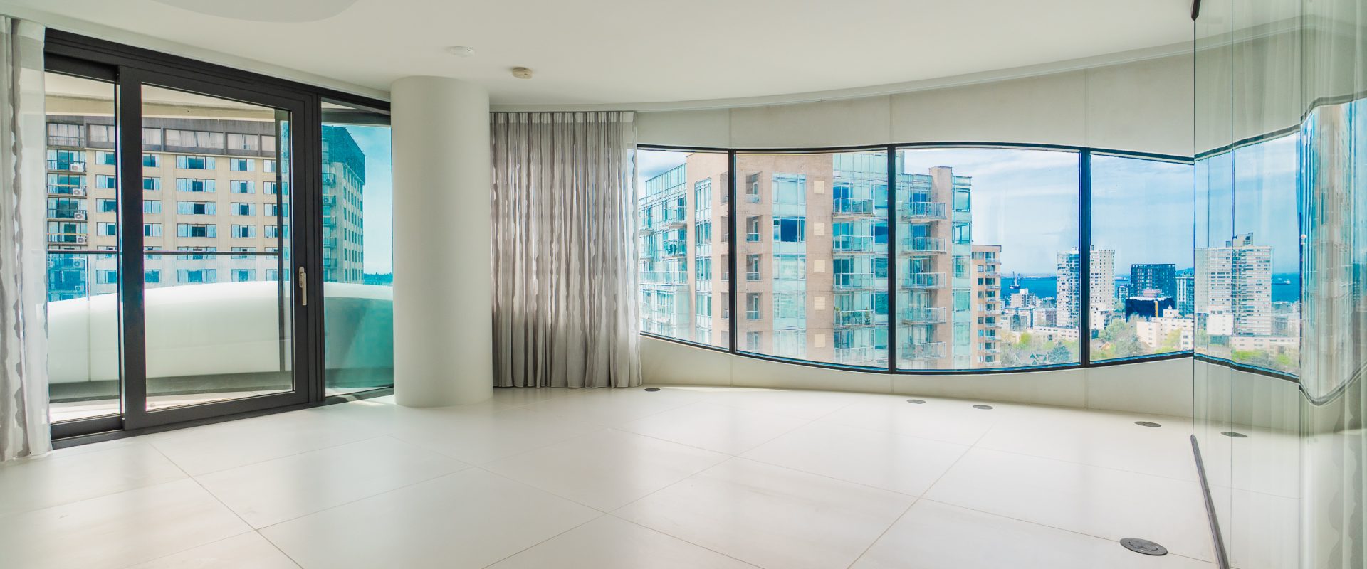 A Landmark of Luxury in Downtown Vancouver Brand New 2br/2ba For Rent!