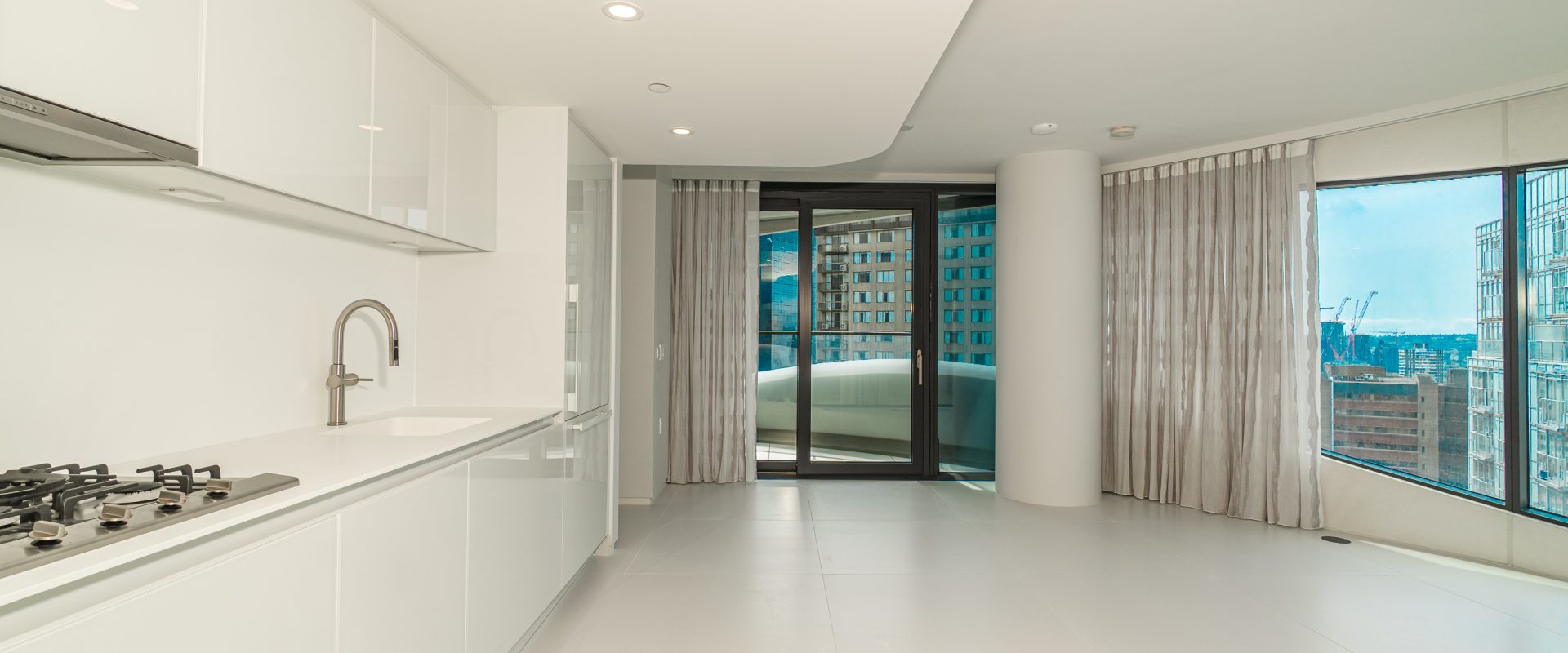 A Landmark of Luxury in Downtown Vancouver Brand New 2br/2ba For Rent!