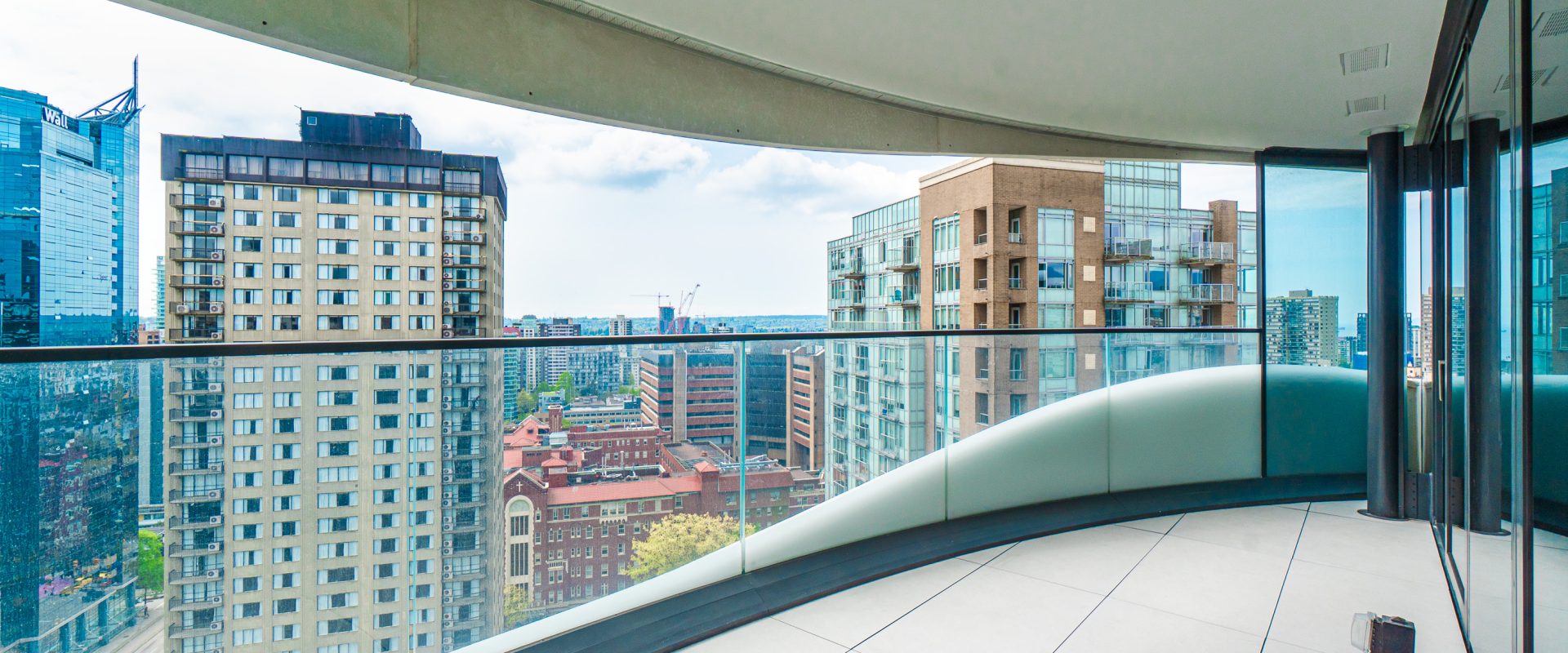 A Landmark of Luxury in Downtown Vancouver Brand New 2br/2ba For Rent!