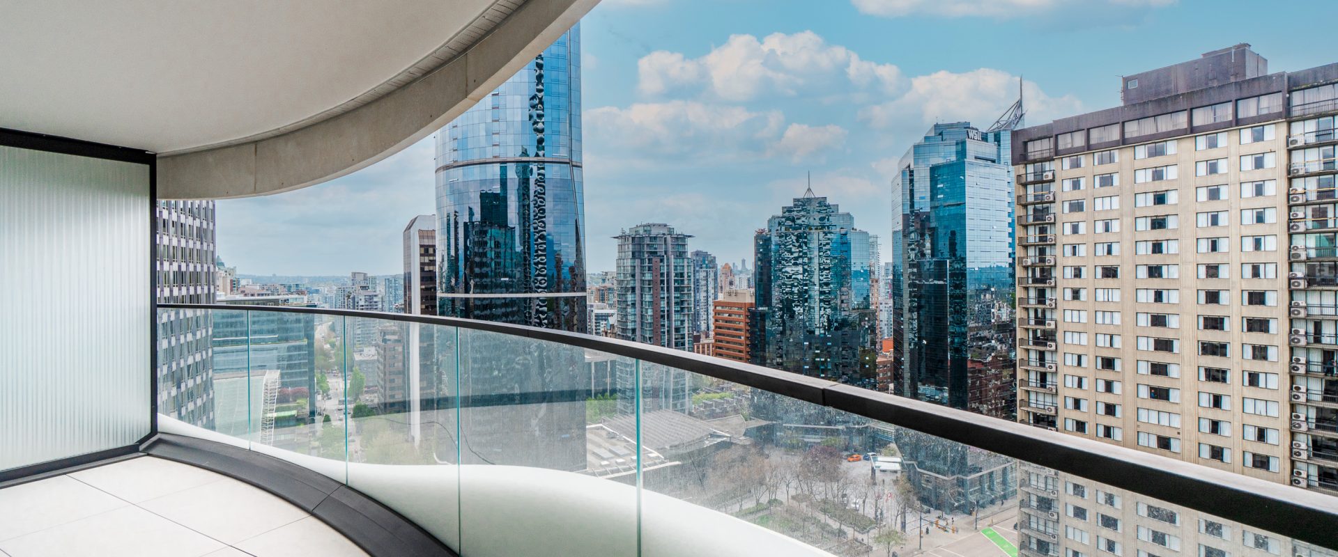 A Landmark of Luxury in Downtown Vancouver Brand New 2br/2ba For Rent!