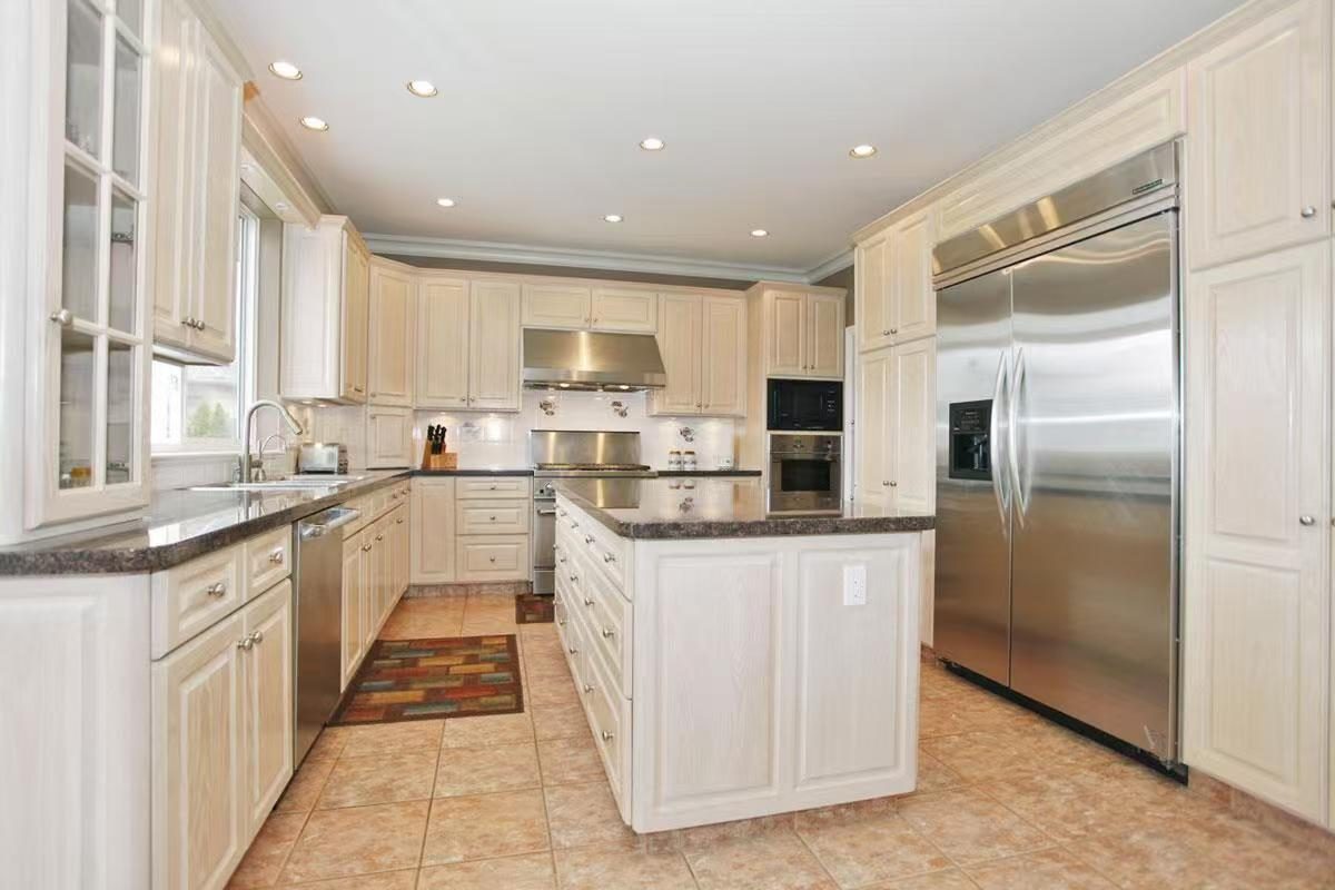 Surrey Fraser Heights 4 Bd/3 Ba Well Maintained House For Rent
