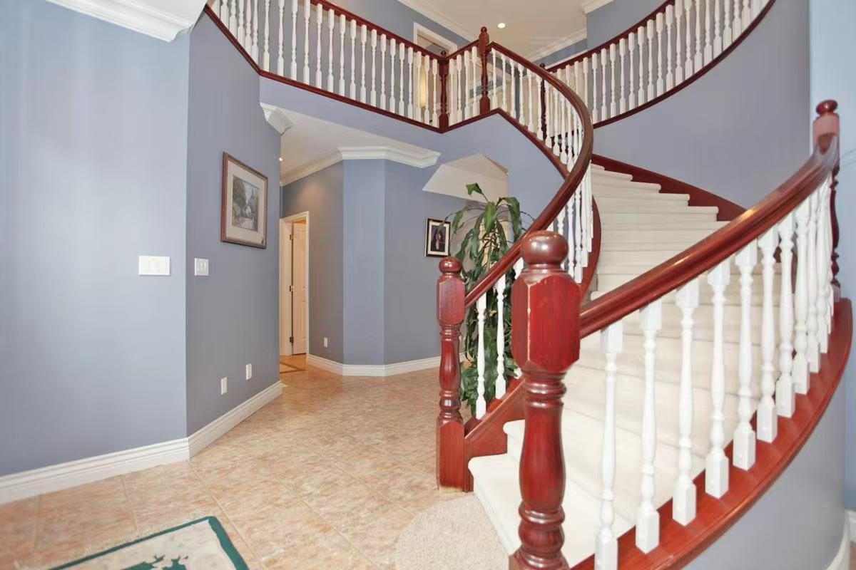 Surrey Fraser Heights 4 Bd/3 Ba Well Maintained House For Rent
