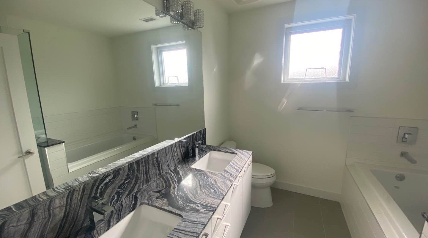 Elegant 5-Bedroom Luxury Townhouse in Richmond with A/C